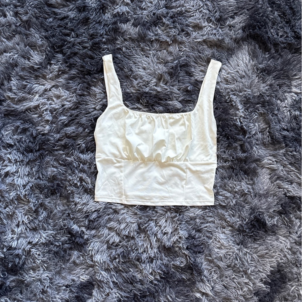 Ivory Ruched Cropped Tank Top – Size Medium – White Crop Top – NWT